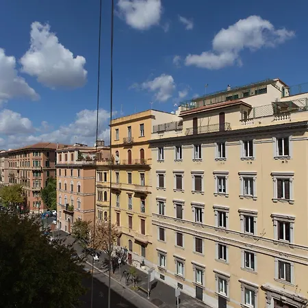 Iflat Cozy Vatican Hideaway *